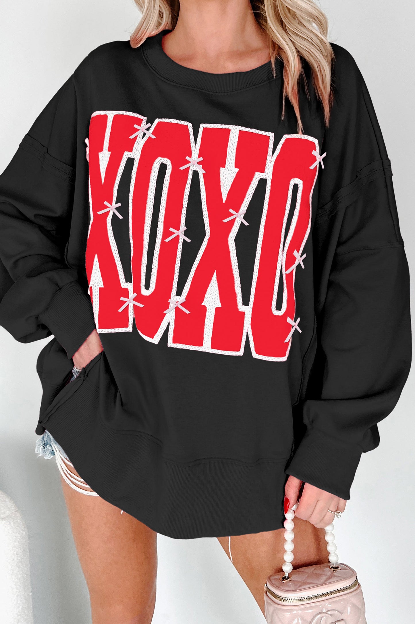 White Bow Sequin XOXO Letter Graphic Exposed Seam Baggy Sweatshirt