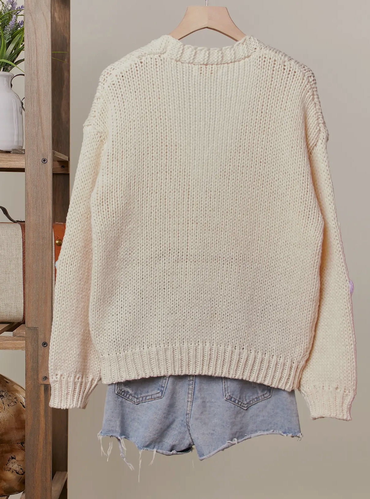 Daisy V-neck Flower Design Cardigan 🌸