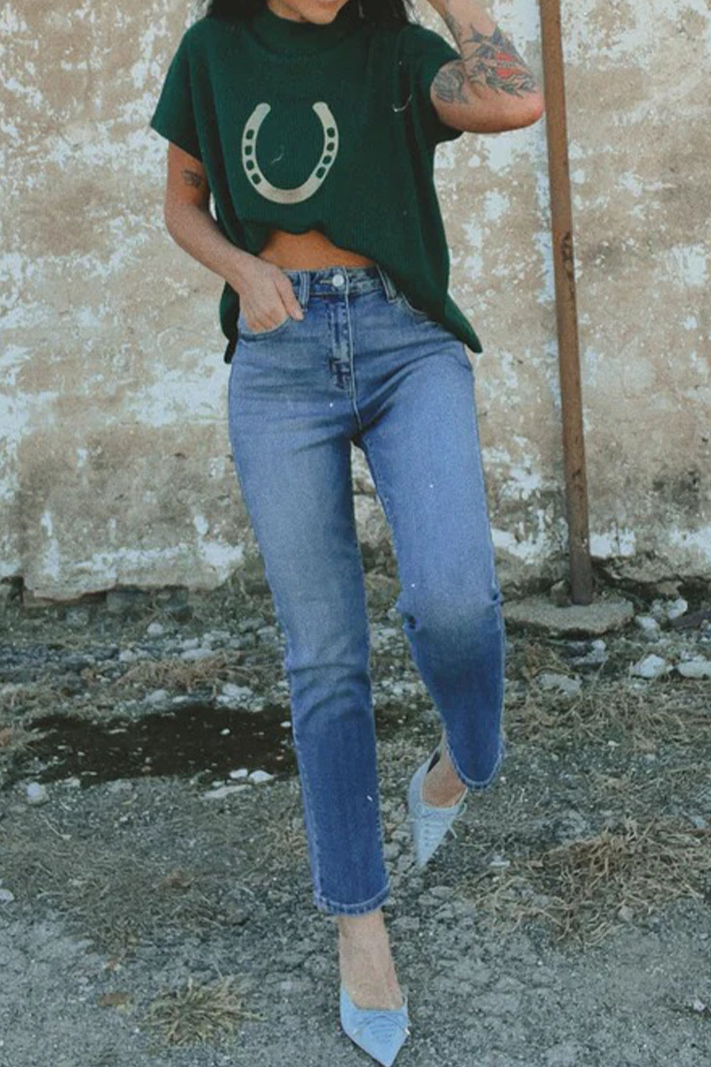 Blackish Green Horse Shoe Graphic Western Short Sleeve Sweater