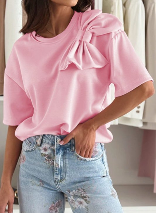 Soft pink shirt with bow design🎀