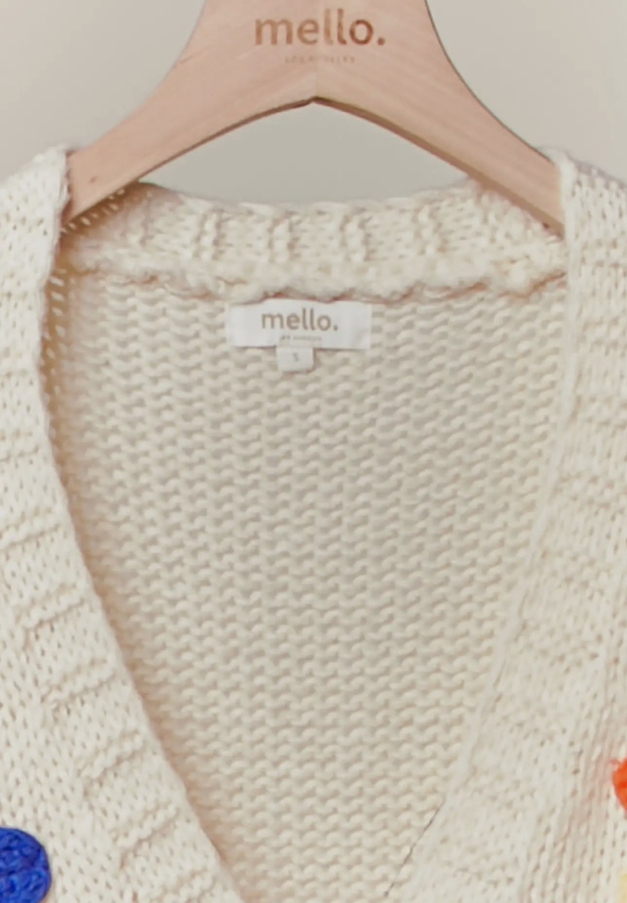 Daisy V-neck Flower Design Cardigan 🌸