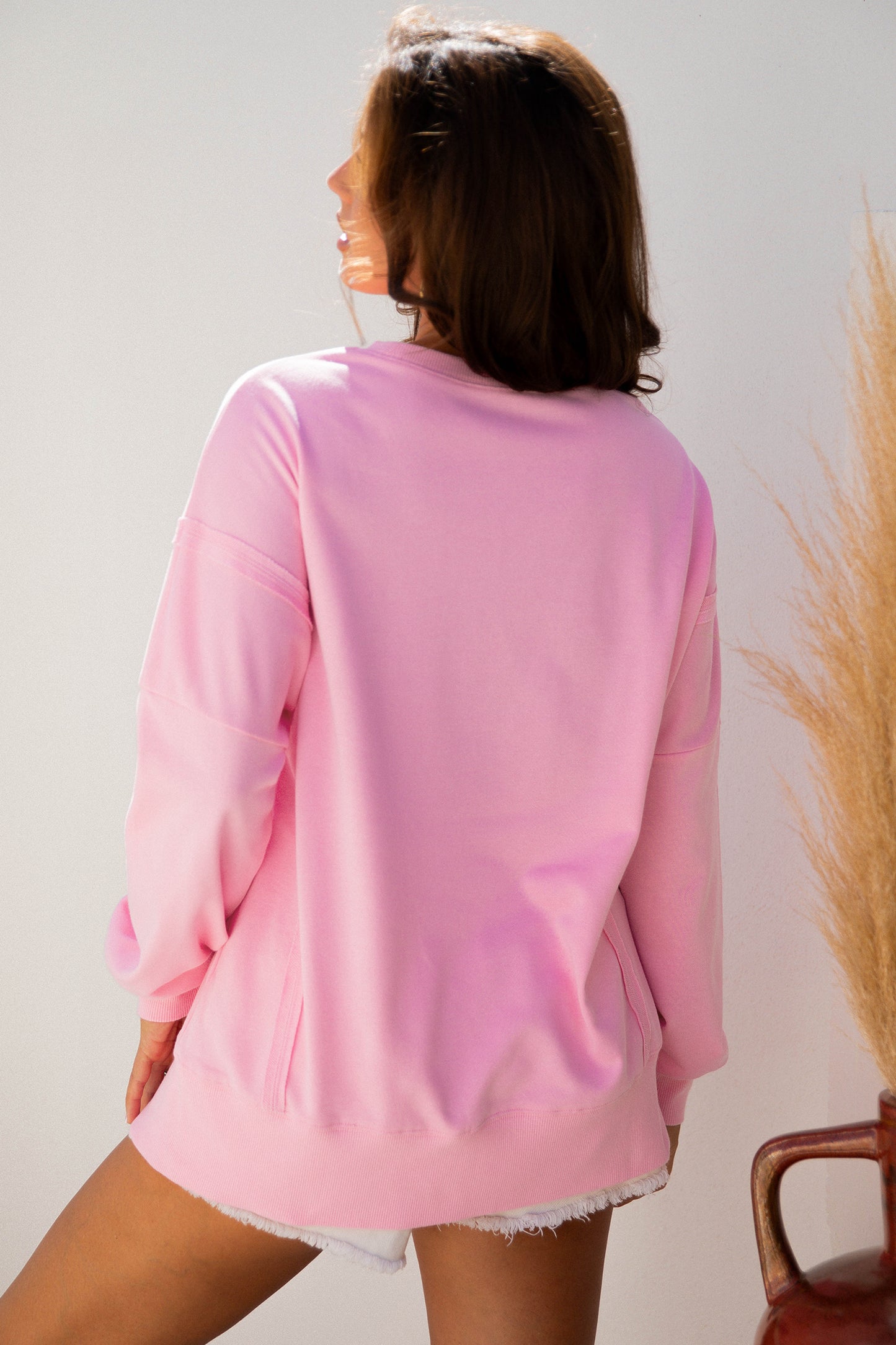 White Bow Sequin XOXO Letter Graphic Exposed Seam Baggy Sweatshirt